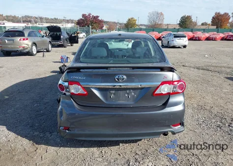 2013 Toyota Corolla S z USA, uszkodzony, nr VIN 2T1BU4EE5DC021138